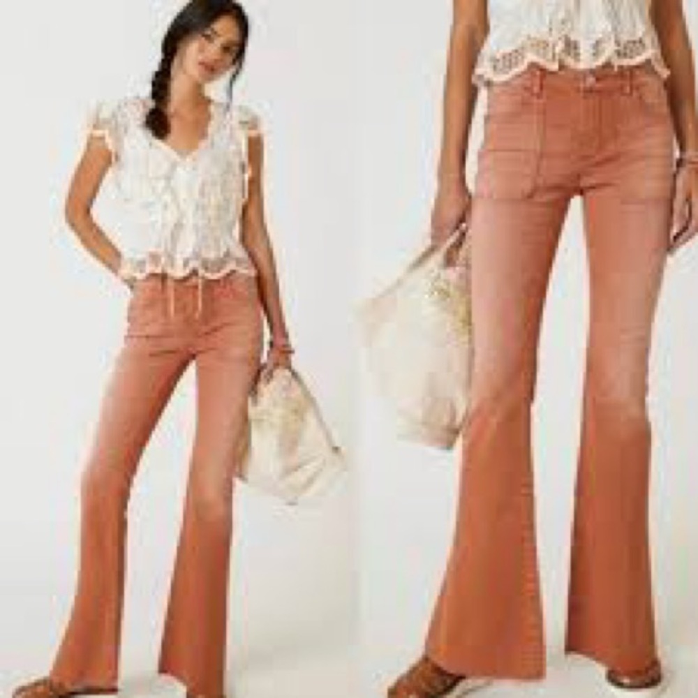 ✨HP✨ ANTHRO’S PILCRO ICON FLARE JEANS (28)